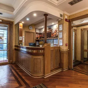 ** Hotel Pomezia Italia